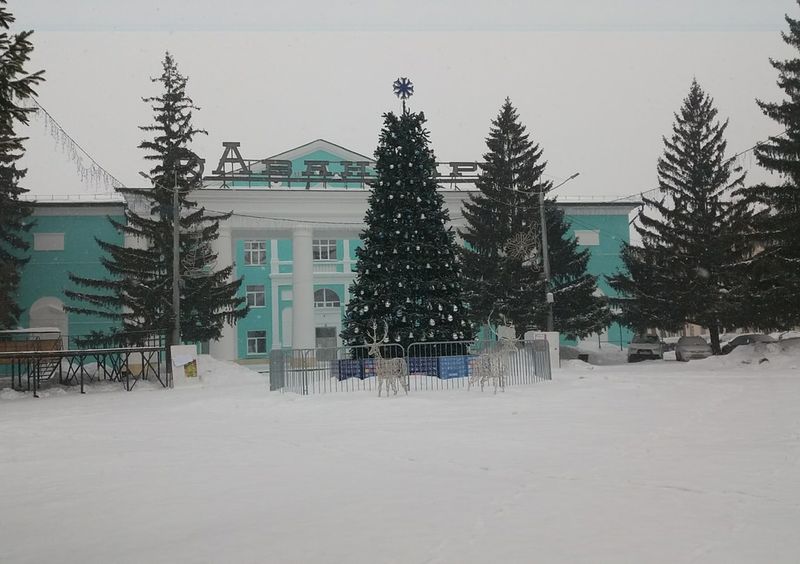 И олени, и ёлка на месте: в Сызрани сохранился уголок, где горожане все еще ощущают Новый год