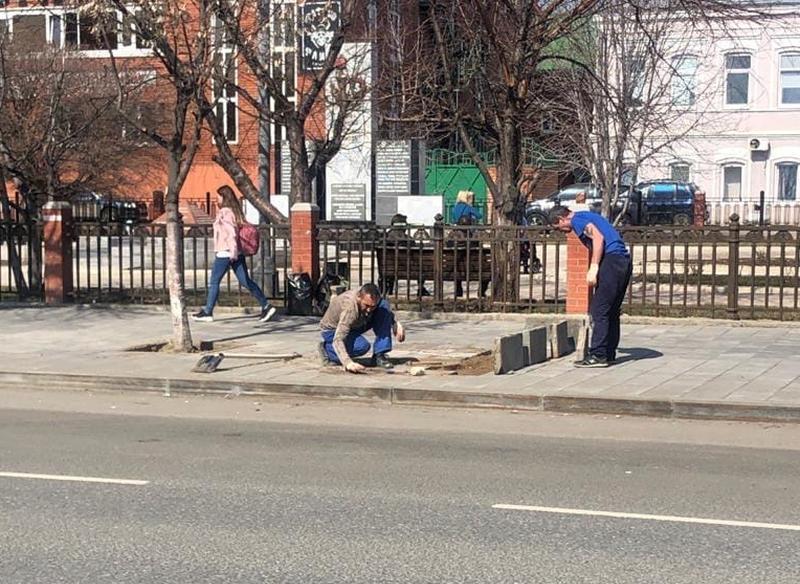 Подрядчик приступил к ремонту тротуаров на улице Советской, а власти Сызрани объяснили, почему просела плитка  