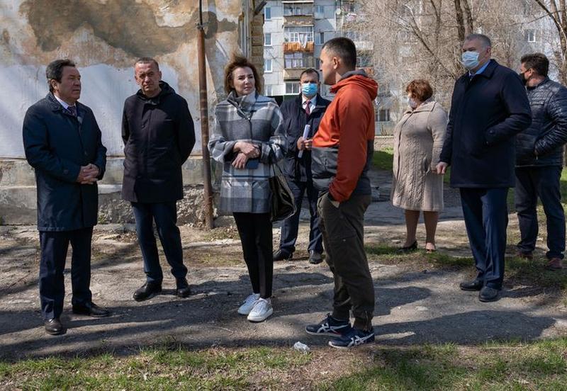 Николай Лядин показал депутатам Губдумы несколько проблемных объектов Сызрани 