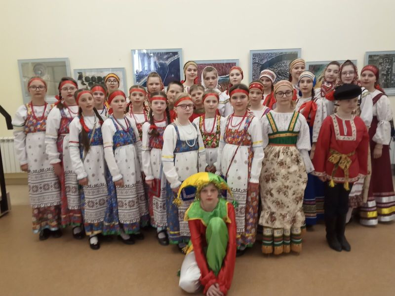 Новости сызрани маленькая сызрань. Маленькая Сызрань. Фольклорный ансамбль. Фольклорный ансамбль ярмарка Самара Петренко. Образцовый коллектив фольклорный ансамбль «Хорошаночка».
