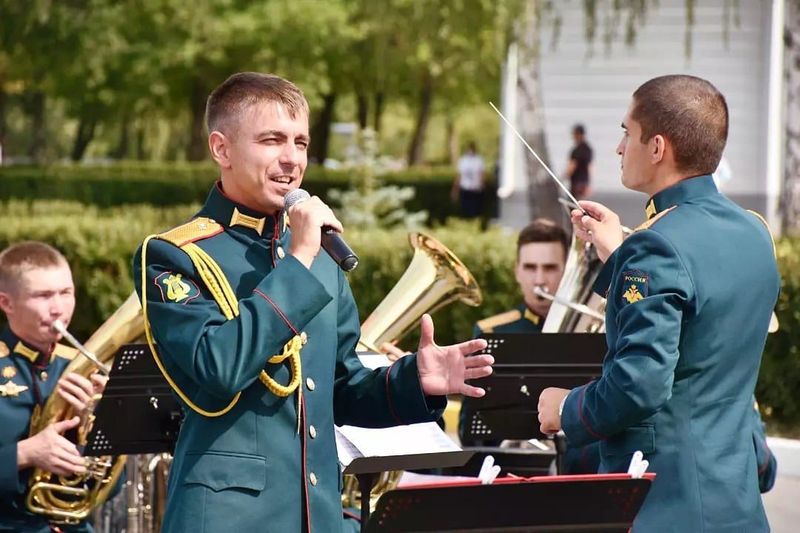 На двух предприятиях Сызрани выступили духовые оркестры – «Серебряные трубы Поволжья» отмечают 25-летний юбилей