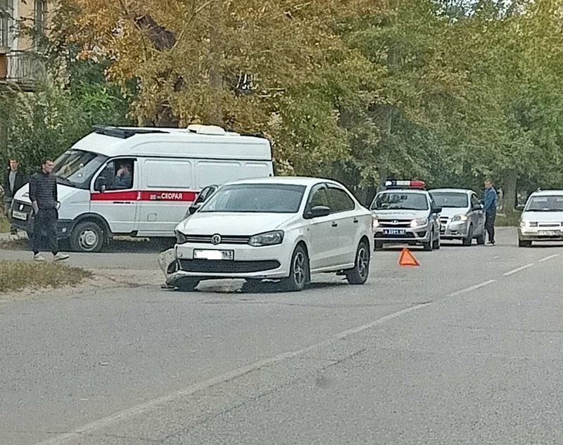 Водитель со стажем управления один месяц устроил вчера в Сызрани транспортный коллапс