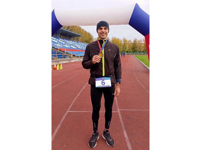 Он смог: Александр Пучило из Сызрани пробежал за сутки больше 200 км Сверхмарафона и рассказал, каково это - суметь не остановиться   