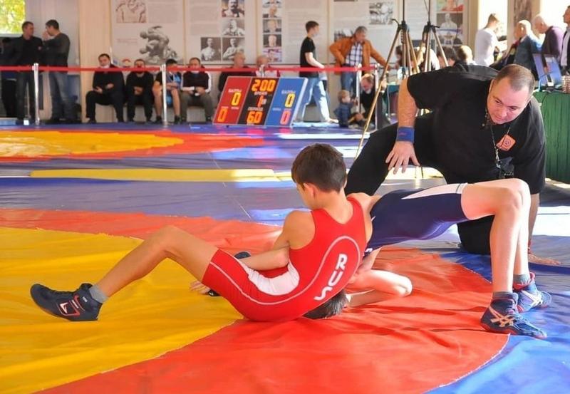 Борцы сызранской спортшколы не посрамили своих тренеров на Открытом областном турнире 