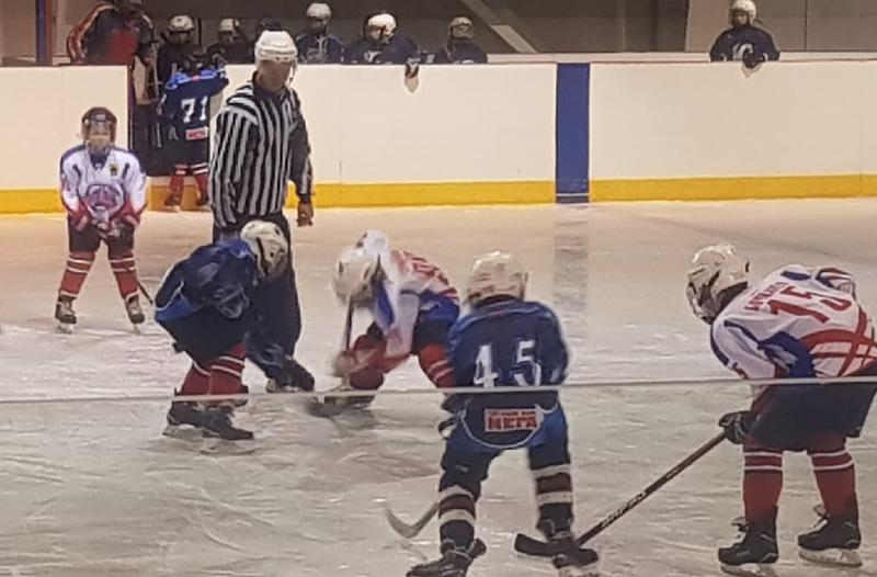Мальчишки из сызранской «Волги» взяли Кубок турнира по хоккею, а впереди у них - знаменитая «Золотая шайба»
