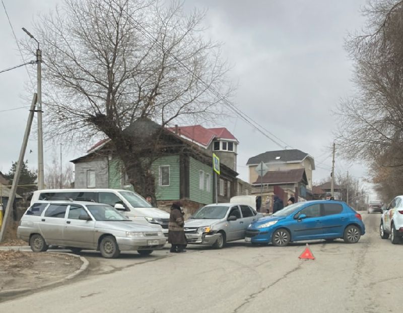 Маленькая сызрань последние новости происшествия. ДТП Сызрань перекресток Урицкого и интернациональной 19.08.2022.