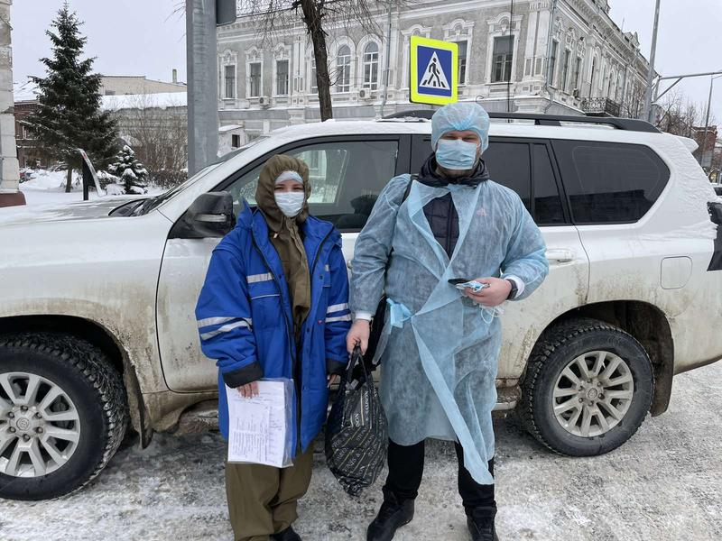 Сотрудница поликлиники на машине сызранского депутата развезла лекарства  больным «ковидом»