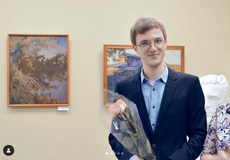 В Сызрани открылась персональная выставка работ Александра Михеева: работы выполнены в разной технике и весьма интересны