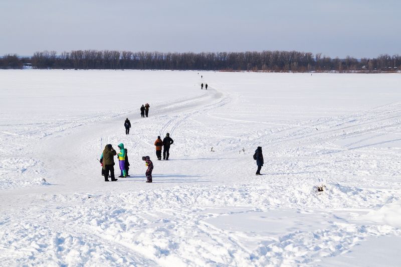 На Волге под Сызранью сохраняется ледостав - в МЧС сообщили толщину льда