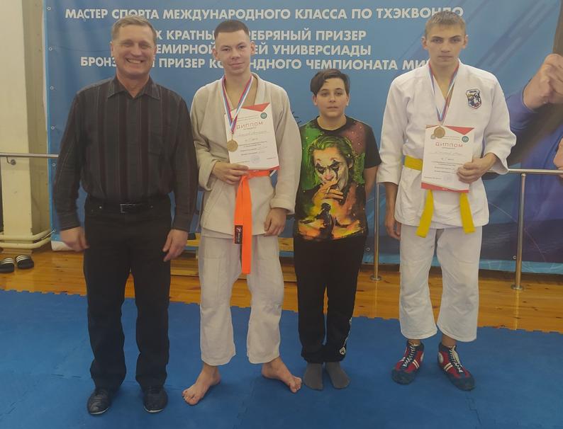 Два спортсмена из Сызрани стали призерами областного Чемпионата по жесткому и бескомпромиссному рукопашному бою