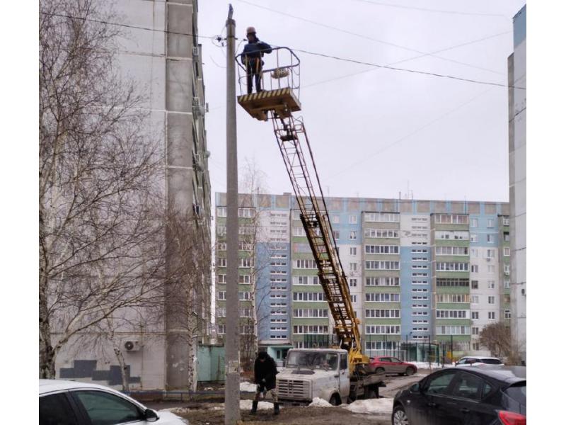 В трех микрорайонах Сызрани убирали оголенные провода