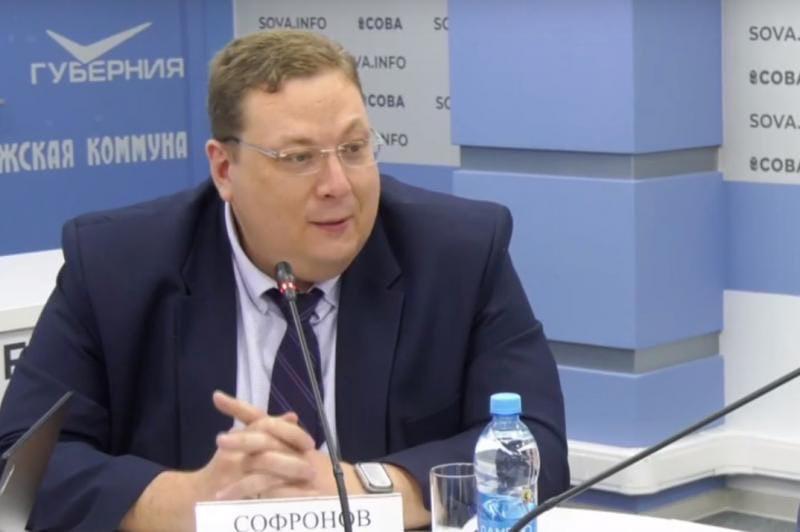 Азаров уволил высокопоставленного чиновника за «сладкие» отчеты о цене на сахар и гречку