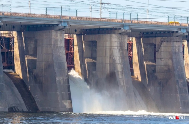 На Жигулевской ГЭС начался сброс воды - открыто пока три затвора