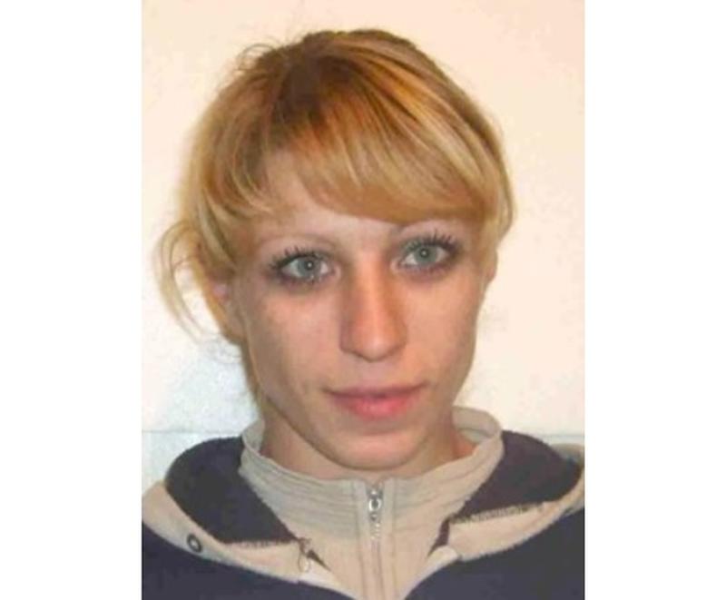 Полиция Сызрани ищет скрывшуюся от дознания женщину, у которой почти нет зубов