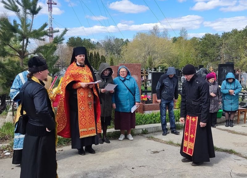 Православные отмечают Радоницу: на двух кладбищах города духовенство Сызранской епархии проведет панихиды
