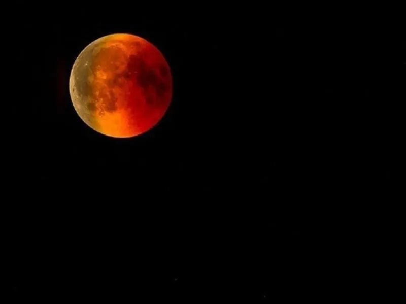 «Цветочное» полнолуние и кровавая луна - двойной «космический» удар предстоящих суток