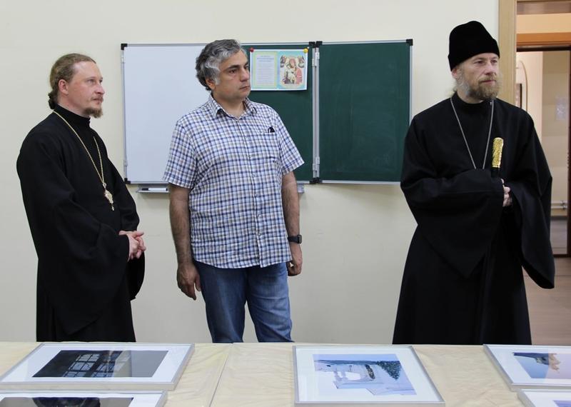 Министр Акопьян провел в Сызрани насыщенный день и успел послушать песни священника-барда
