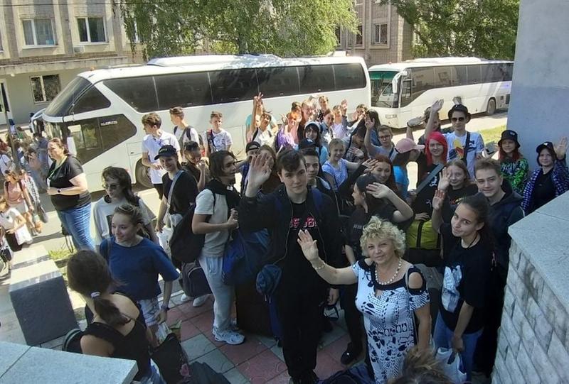 Университет имени Королева подготовил подросткам из Донбасса образовательную программу: в регион прибыло 140 человек