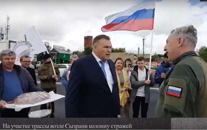 Вернулись живыми: жители Сызрани караваем встретили росгвардейцев - защитников мира на Донбассе