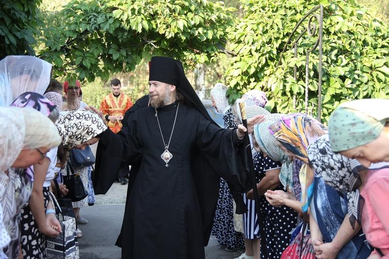 В «больничном» храме Сызрани сегодня прошел праздничный крестный ход