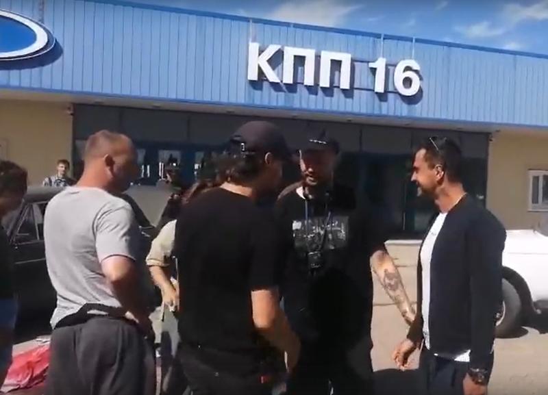 Актер Павел Прилучный участвует в «бандитских разборках» около КПП АвтоВАЗа. Видео