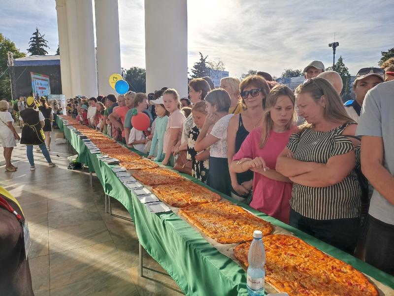 Мал сызрань последние новости. Помидорный фестиваль в Сызрани. Сызранский помидор. День помидора в Сызрани. Серебряные трубы Поволжья 2022.