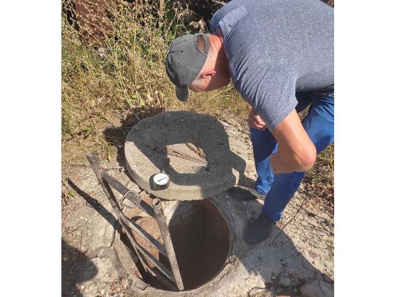 Проверяли систему: жители поселка Новокашпирский отстояли свое право иметь в кранах нормальный напор холодной воды