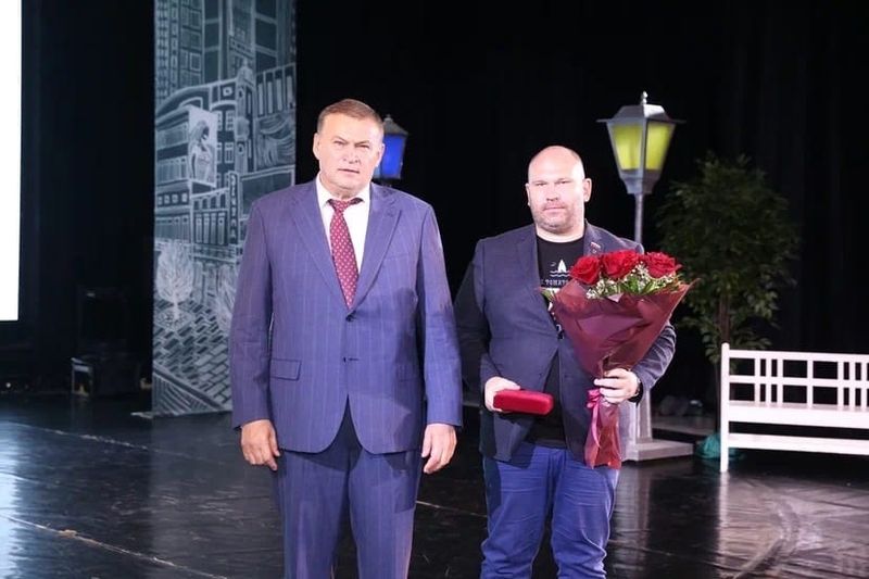 Депутат Сызранской городской думы отмечен нагрудным знаком за заслуги перед городом