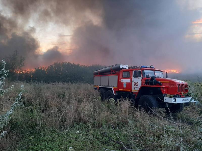 Свалки тушат неделями: на ликвидацию пожара в южной промзоне Сызрани ушло почти десять дней