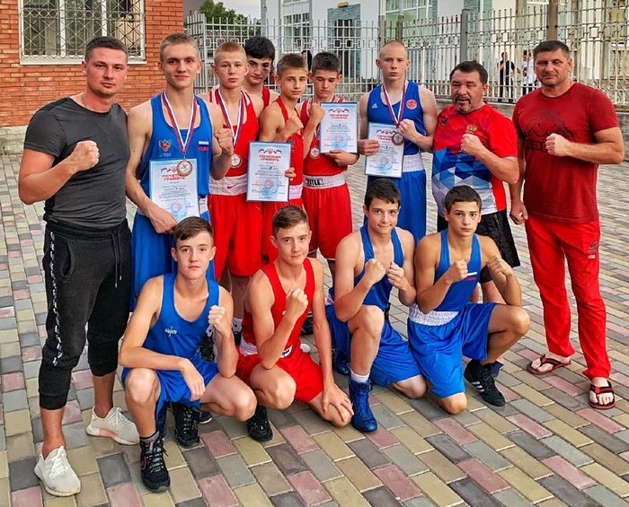 Сызранские боксеры отличились на двух престижных турнирах, завоевав золотые и серебряные награды