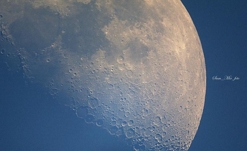 Сегодняшняя Луна покажется мистически огромной - и доля опасной правды в этом есть