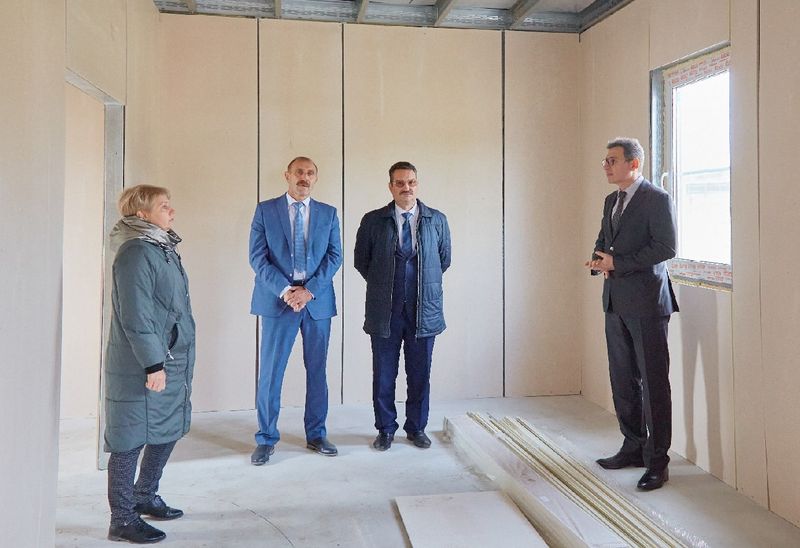 Министр здравоохранения проконтролировал возведение нового сельского медпункта