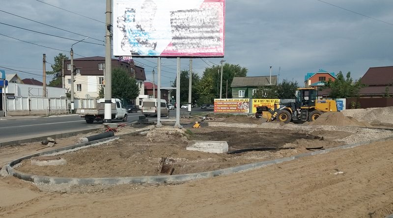 Там, где будут стоять «Косари», все портит рекламный баннер: большой «минус» общего вида строящейся набережной в Сызрани