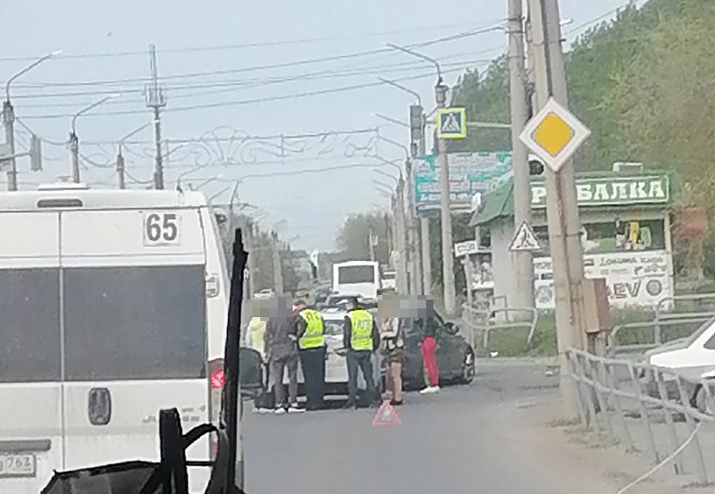 В утренней аварии повреждения получили две легковушки - в обстоятельствах разбирались патрульные