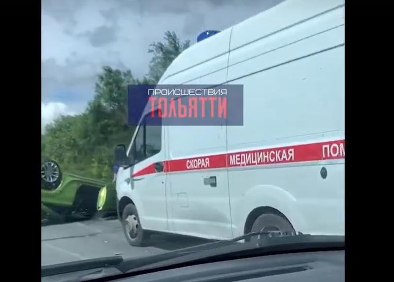 На трассе под Сызранью перевернулся на крышу автомобиль купе
