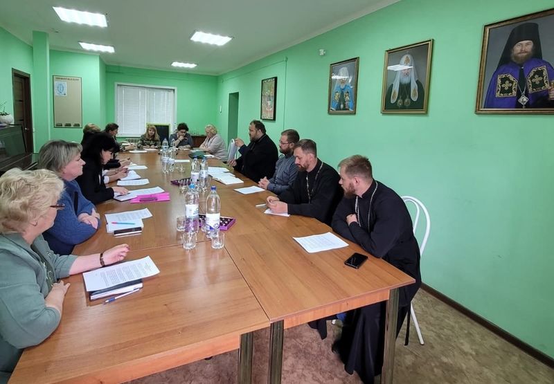 В Сызранской епархии обсудили вопросы защиты семьи и участие духовенства в вопросах повышения значимости института брака