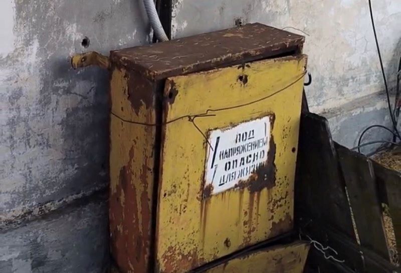 «В один прекрасный день наш дом полыхнет как спичка»: жители дома на улице Карбышева обращаются к главе Сызрани за помощью