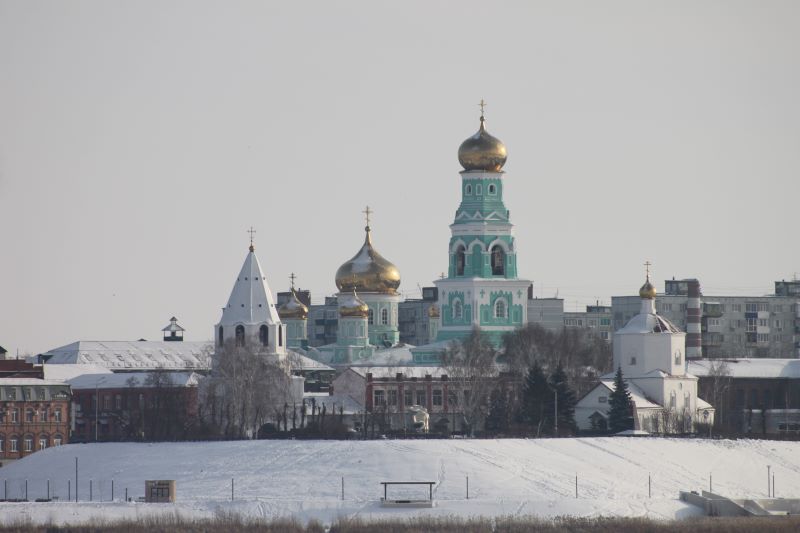 Новогодняя ночь за столом с салатами или в благости - в храме: у сызранцев есть выбор