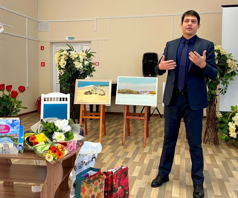 Выставка сызранского москвича отличается теплом и светом
