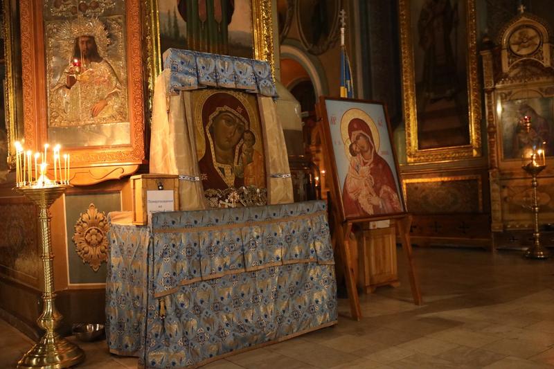 В ночь на 1 января в храмах Сызрани пройдет ночная литургия - а в Казанском соборе она будет совершена перед чудотворным образом