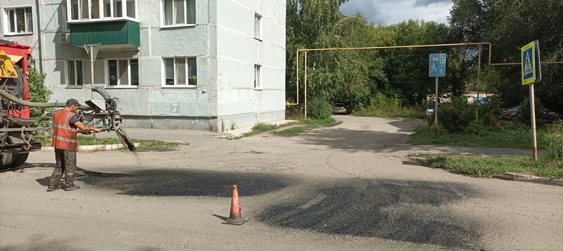 Работники промышленного предприятия в Сызрани радуются больше всех - начался ямочный ремонт на Образцовской площадке