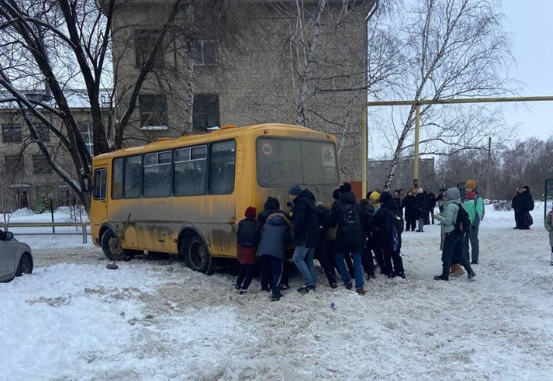 Главе Сызрани поступают жалобы с улицы Декабристов: за сутки в районе произошло как минимум три неприятных инцидента