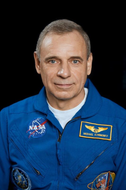 Главное, чтобы костюмчик сидел: сызранский космонавт Корниенко готовится к прыжку на Северный полюс из стратосферы, а тут нужно учесть все, даже медведей