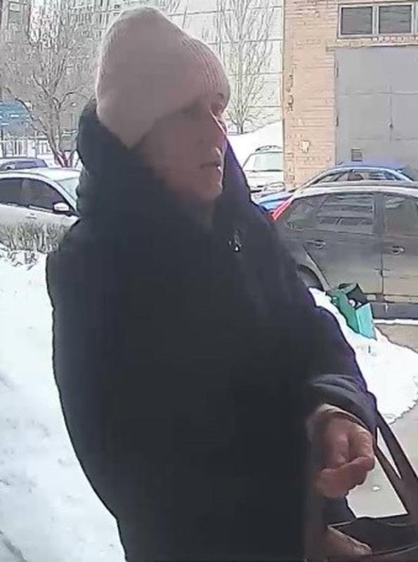 В Самарской области ищут злодейку, разбросавшую рекламные листовки по почтовым ящикам