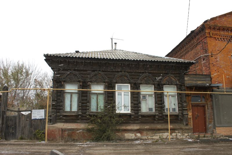 В администрации Сызрани ответили на вопрос о судьбе красивого, но официально аварийного дома на улице Набережной