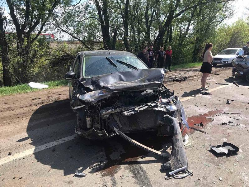 Легковушки и большегрузы сошлись в массовой аварии в Самарской области: спасатели сообщили о пострадавшем