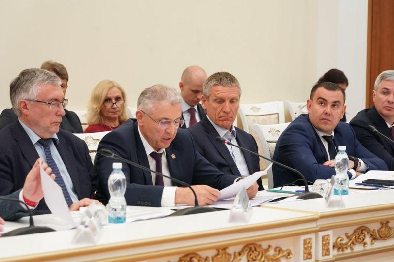 Федорищев не принял доклад министра транспорта Пивкина по поводу ремонта дорог и обновления общественного транспорта: что не понравилось главе региона