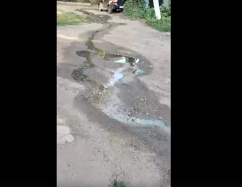 Два года жильцы терпеливо ждали помощи коммунальщиков - но даже у них лопнуло терпение