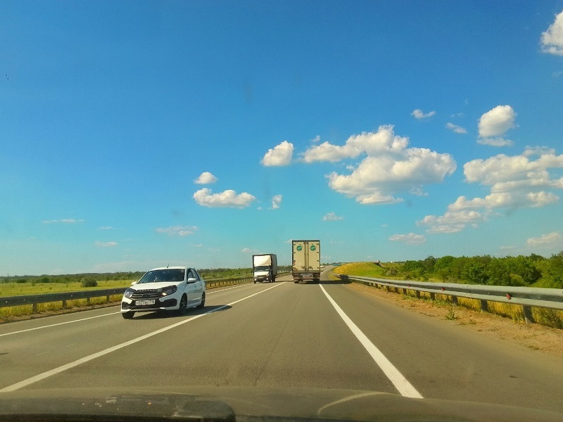 Поездки на автомобиле через плотину Жигулевской ГЭС могут затянуться - до конца лета будут идти дорожные работы