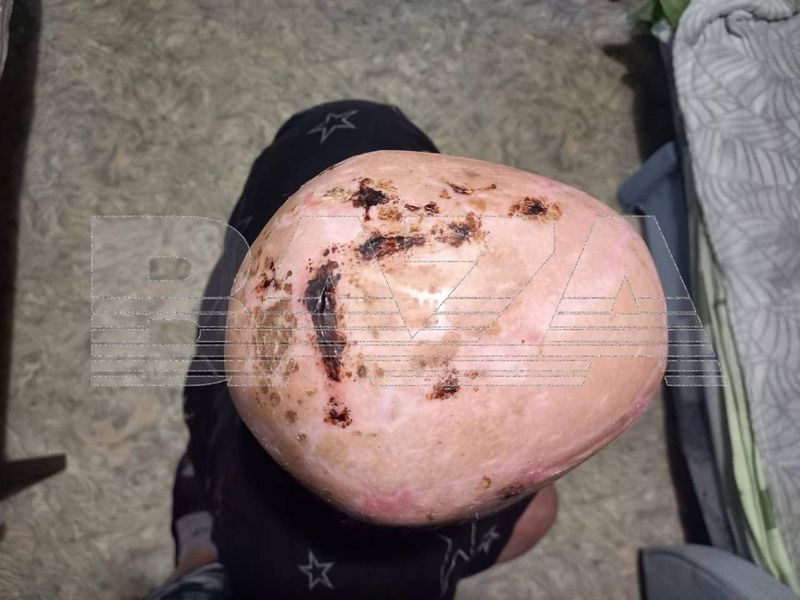 Девушка решила пропустить группу мужчин - и осталась без скальпа